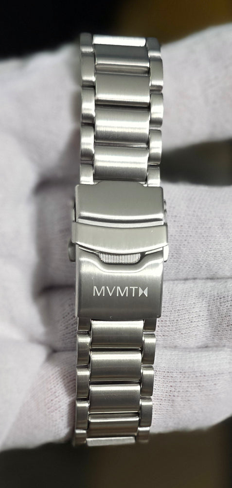 MVMT Mens Quartz Watch Silver Dial, Case, Indices & 3-Link Bracelet MT01-S