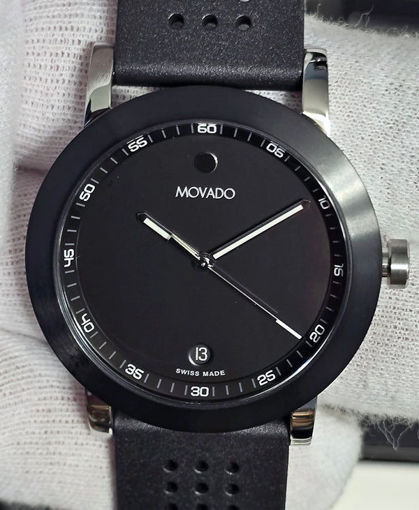 MOVADO Signature Sport Mens Quartz Watch Black Dial Illuminating Hands+Date 0607604